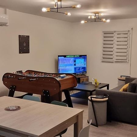 Belle Maison Climatisee Renovee Pac-Man Entre Collegues, Amis, Famille - Barbecue - Netflix - Prime - Baby Foot 50Cts Saint-Seurin-sur-l'Isle Екстер'єр фото