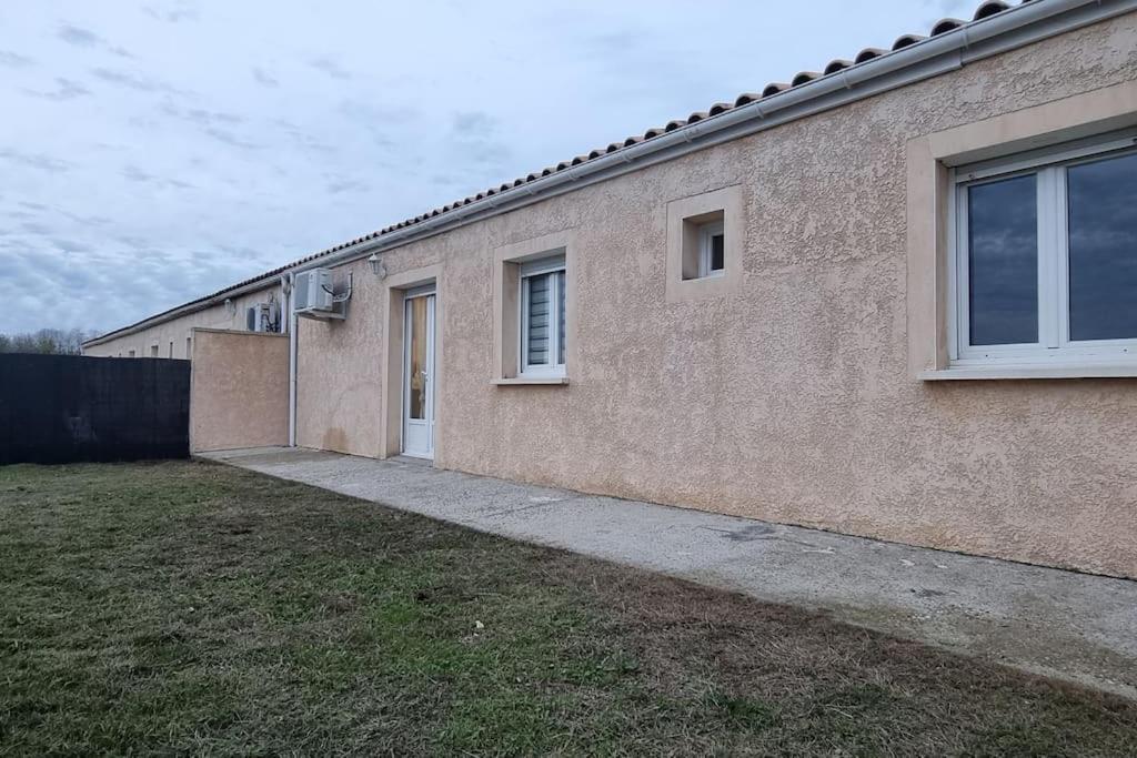 Belle Maison Climatisee Renovee Pac-Man Entre Collegues, Amis, Famille - Barbecue - Netflix - Prime - Baby Foot 50Cts Saint-Seurin-sur-l'Isle Екстер'єр фото