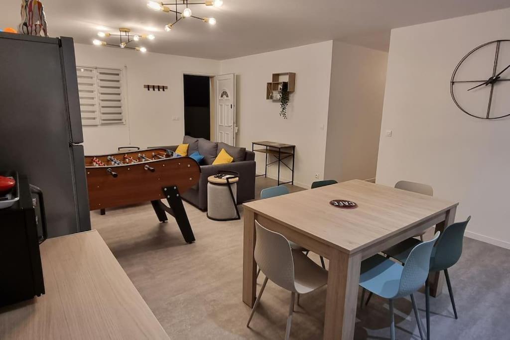 Belle Maison Climatisee Renovee Pac-Man Entre Collegues, Amis, Famille - Barbecue - Netflix - Prime - Baby Foot 50Cts Saint-Seurin-sur-l'Isle Екстер'єр фото