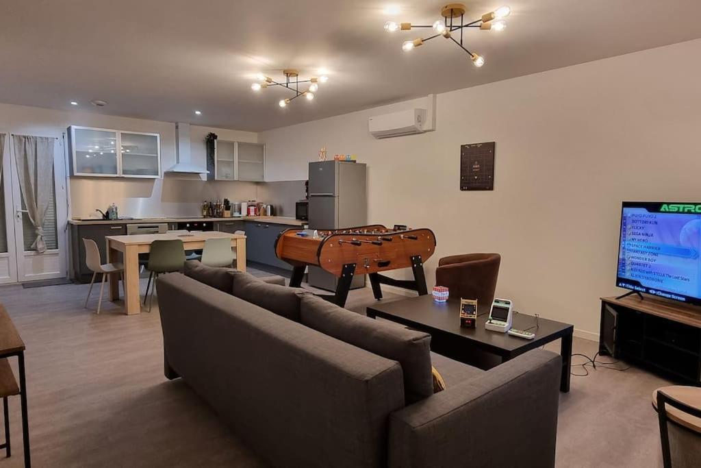Belle Maison Climatisee Renovee Pac-Man Entre Collegues, Amis, Famille - Barbecue - Netflix - Prime - Baby Foot 50Cts Saint-Seurin-sur-l'Isle Екстер'єр фото
