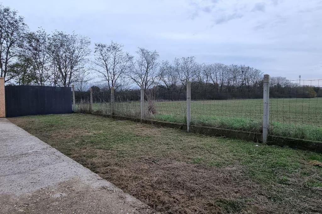 Belle Maison Climatisee Renovee Pac-Man Entre Collegues, Amis, Famille - Barbecue - Netflix - Prime - Baby Foot 50Cts Saint-Seurin-sur-l'Isle Екстер'єр фото