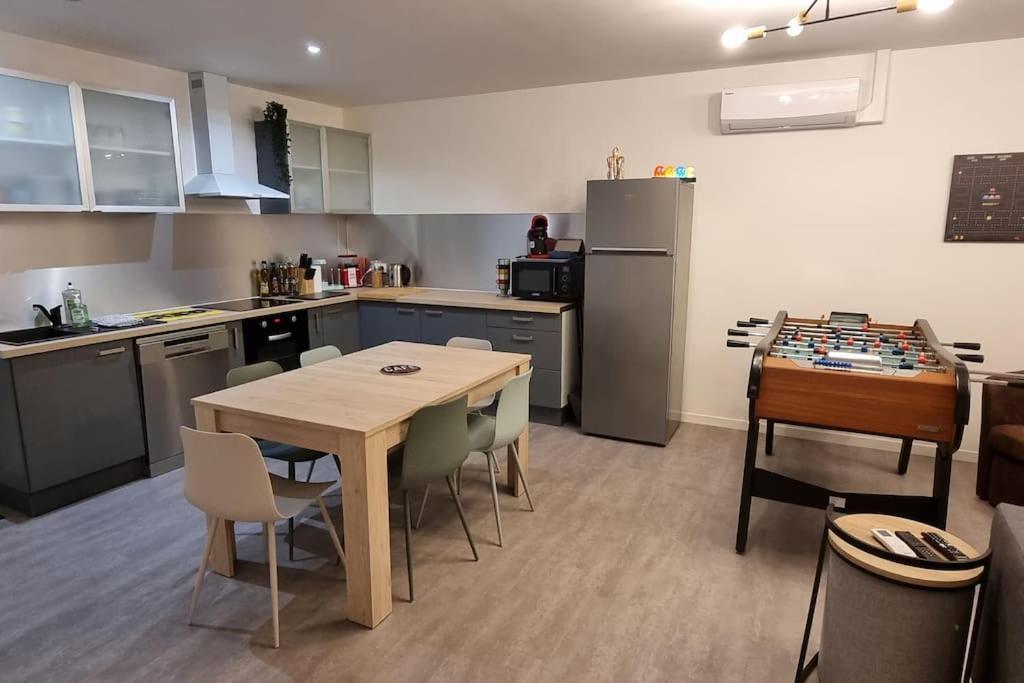 Belle Maison Climatisee Renovee Pac-Man Entre Collegues, Amis, Famille - Barbecue - Netflix - Prime - Baby Foot 50Cts Saint-Seurin-sur-l'Isle Екстер'єр фото