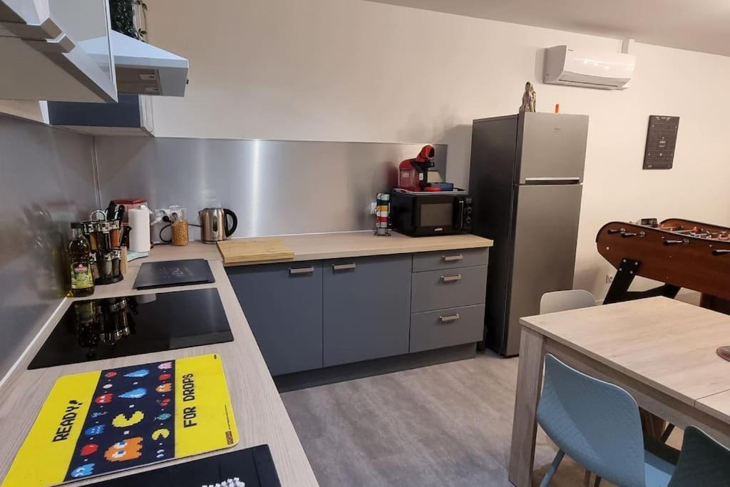 Belle Maison Climatisee Renovee Pac-Man Entre Collegues, Amis, Famille - Barbecue - Netflix - Prime - Baby Foot 50Cts Saint-Seurin-sur-l'Isle Екстер'єр фото