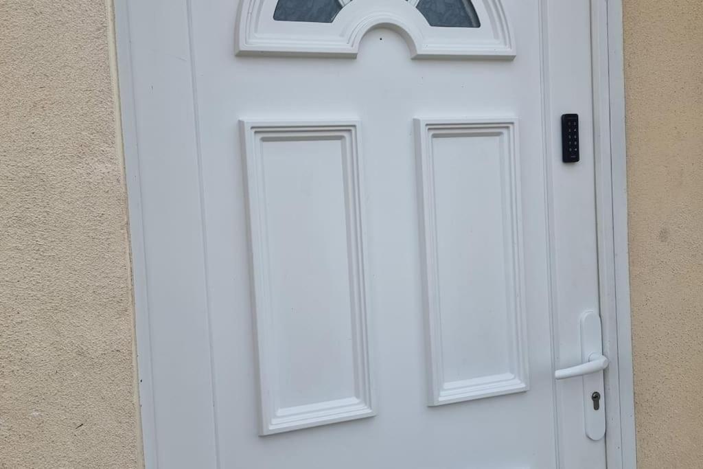 Belle Maison Climatisee Renovee Pac-Man Entre Collegues, Amis, Famille - Barbecue - Netflix - Prime - Baby Foot 50Cts Saint-Seurin-sur-l'Isle Екстер'єр фото