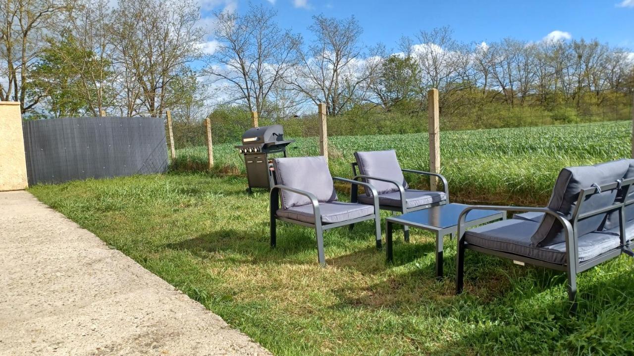 Belle Maison Climatisee Renovee Pac-Man Entre Collegues, Amis, Famille - Barbecue - Netflix - Prime - Baby Foot 50Cts Saint-Seurin-sur-l'Isle Екстер'єр фото